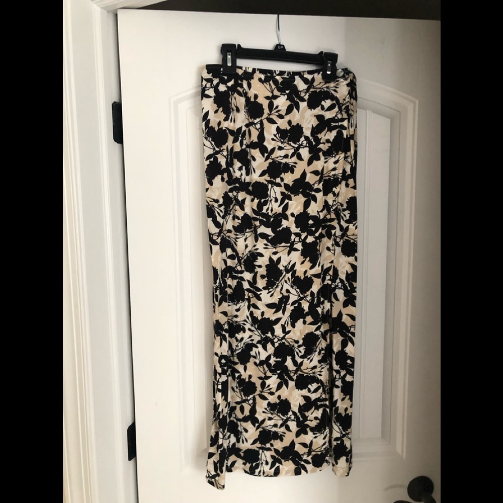 🌻 Sag Harbor long boho skirt size small